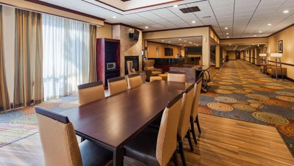 Best Western PLUS Lockport image 11
